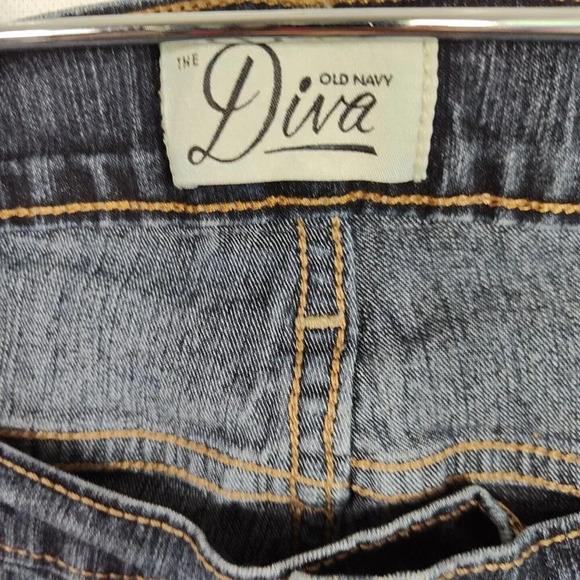 Old Navy The Diva Denim Slim Straight Jeans Women Size 10 Reg Blue Medium Wash - Picture 3 of 7